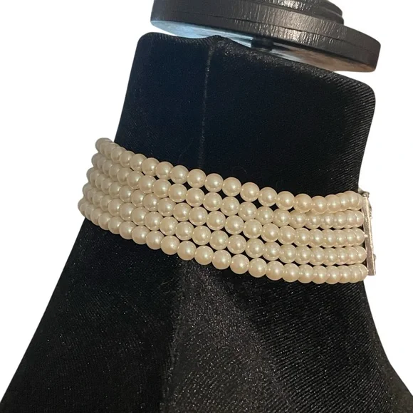 Vintage Kenneth Jay Lane 5 Strand Pearl With Art Deco Centerpiece Choker - Picture 5 of 6